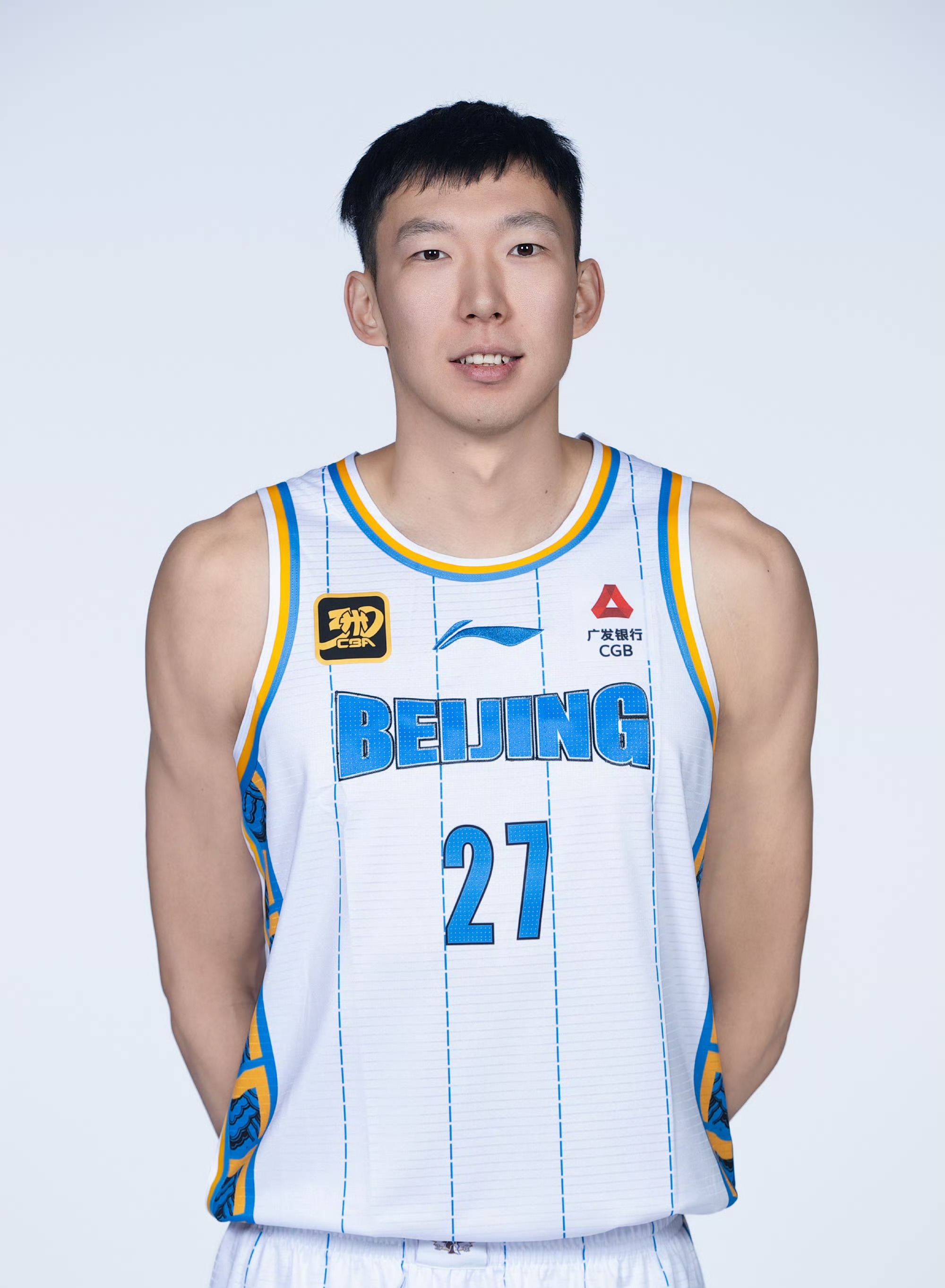 关于赛前新闻发布会现场直击，球队主帅对比赛形势做出分析的信息