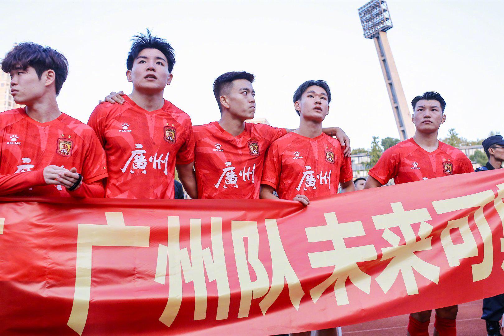 包含广州队成功逆袭，实力强劲夺得胜利的词条