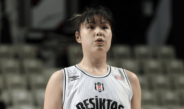 包含19分12篮板！李月汝取得WNBA生涯首次两双的词条