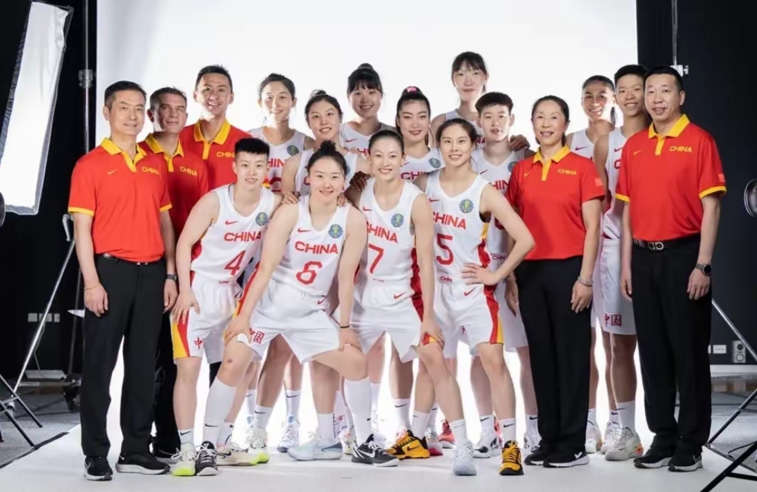 女篮最新消息！中国女篮训练照曝光，李梦定位江苏，等宫鲁鸣松口