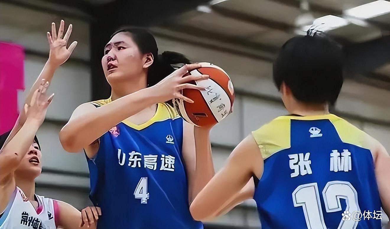 包含FIBA发布中国女篮写真张子宇韩旭搞怪的词条